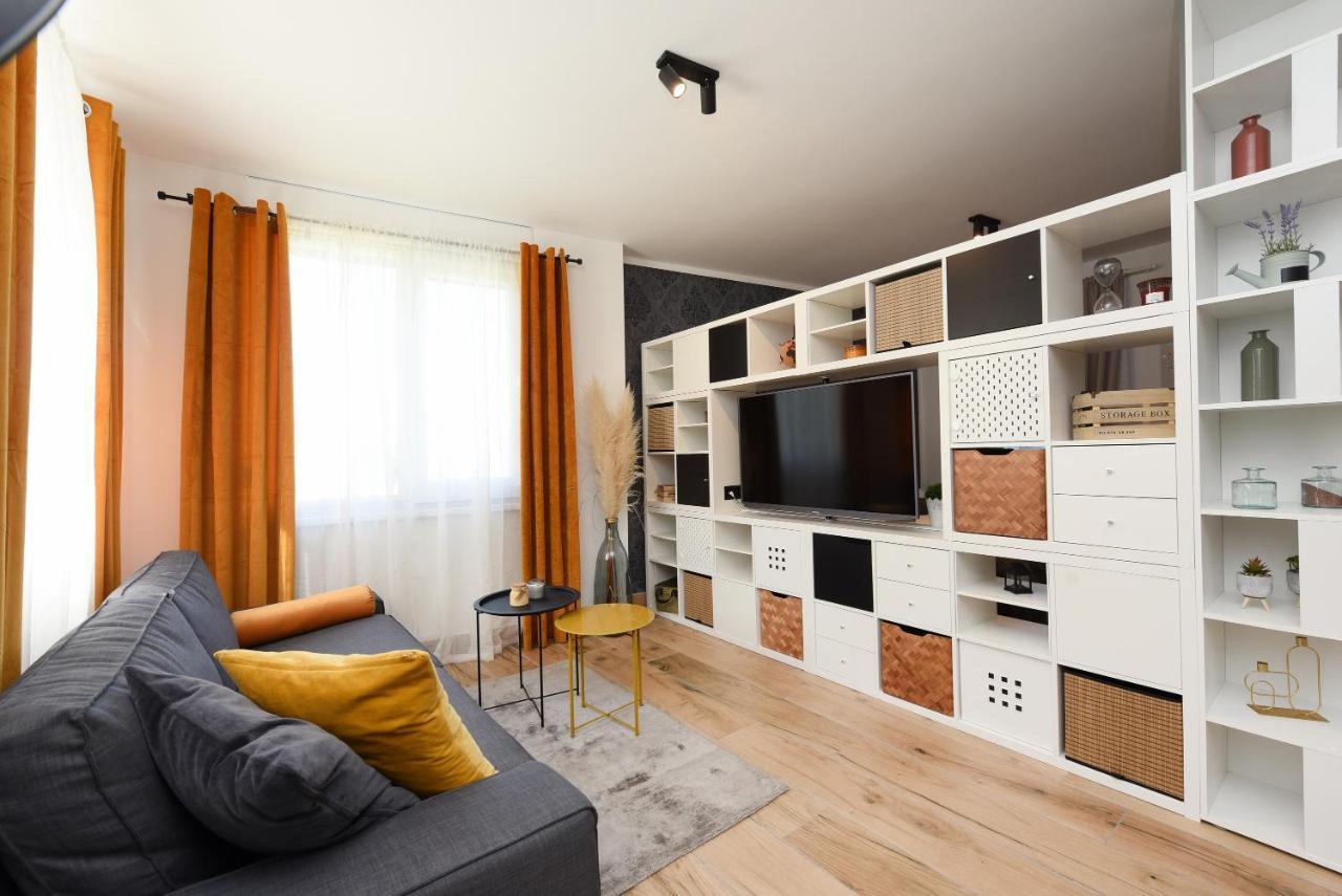 Feel Good & Apartment